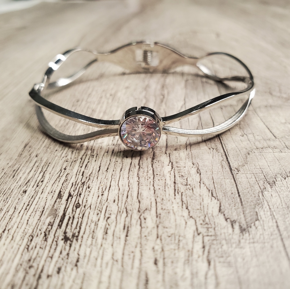 Stainless steel bracelete